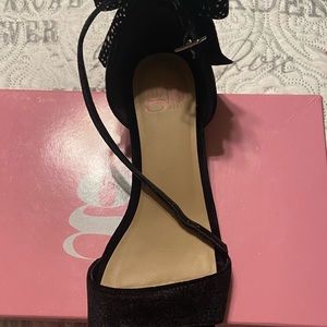 gb girls shoes. Size 3